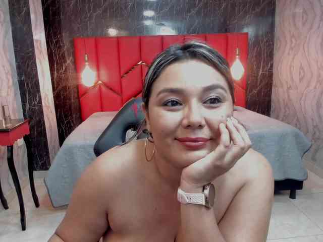 LatinaHoleQueen-1 webcam