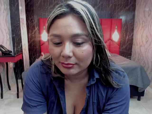 LatinaHoleQueen-1 LatinaHoleQueen-1