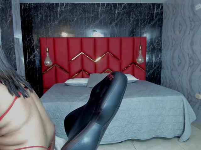 LatinaHoleQueen-1 webcam