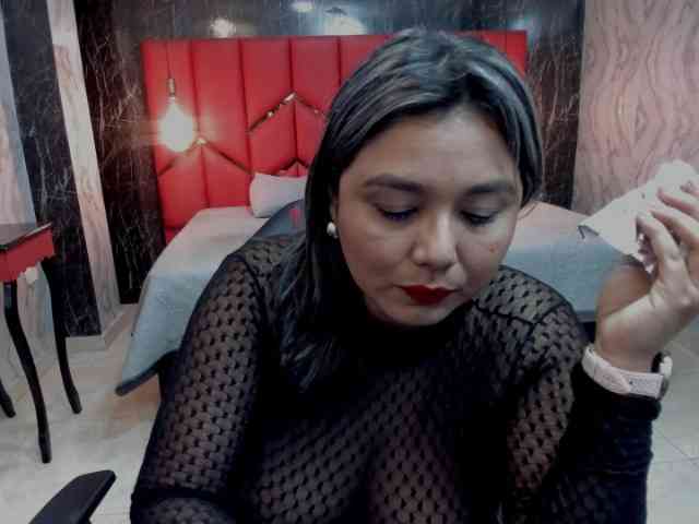 LatinaHoleQueen-1 webcam