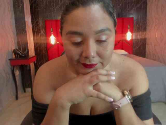 LatinaHoleQueen-1 webcam