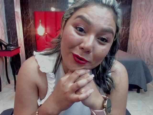 LatinaHoleQueen-1 webcam