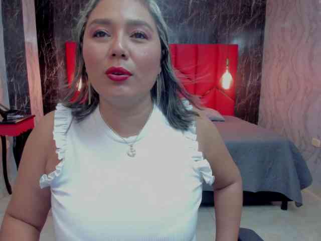 LatinaHoleQueen-1 webcam