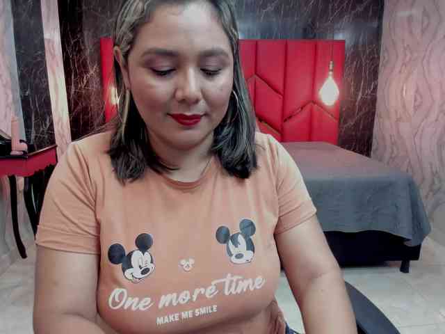 LatinaHoleQueen-1 webcam