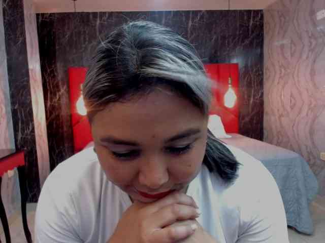 LatinaHoleQueen-1 webcam