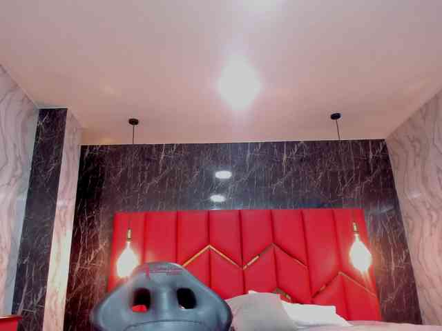 LatinaHoleQueen-1 webcam