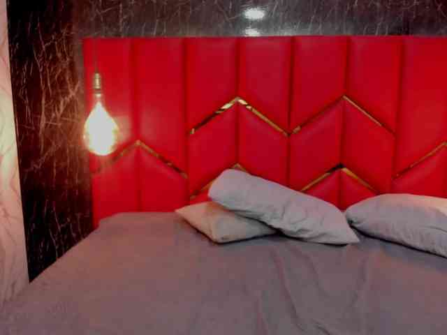 LatinaHoleQueen-1 webcam