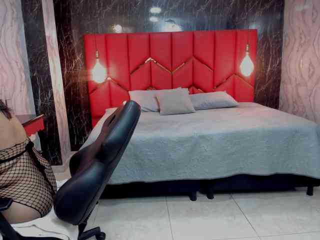 LatinaHoleQueen-1 webcam