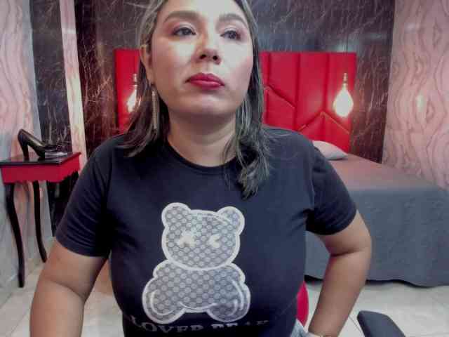 LatinaHoleQueen-1 webcam