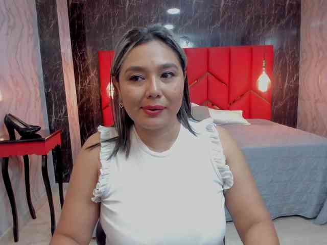 LatinaHoleQueen-1 webcam