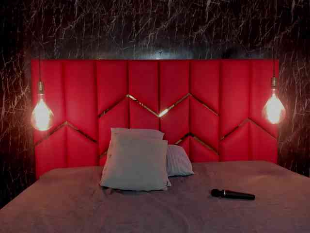 LatinaHoleQueen-... Live Webcam on BongaCams