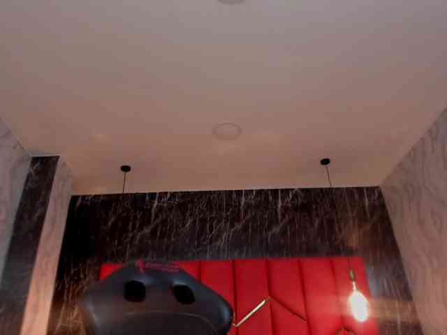 LatinaHoleQueen-1 webcam