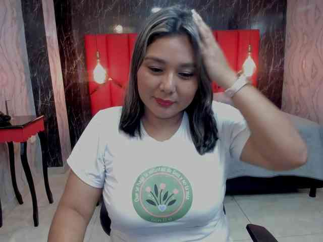 LatinaHoleQueen-1 webcam
