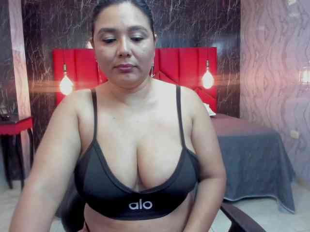 LatinaHoleQueen-1 webcam