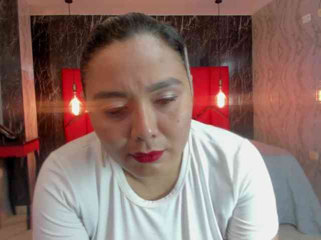 LatinaHoleQueen-1 webcam