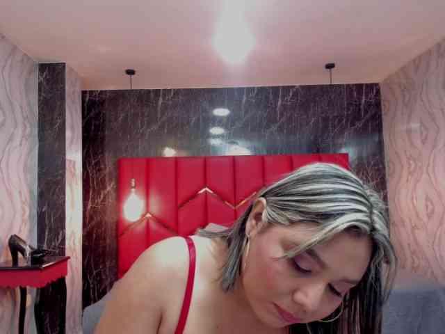 LatinaHoleQueen-1 webcam