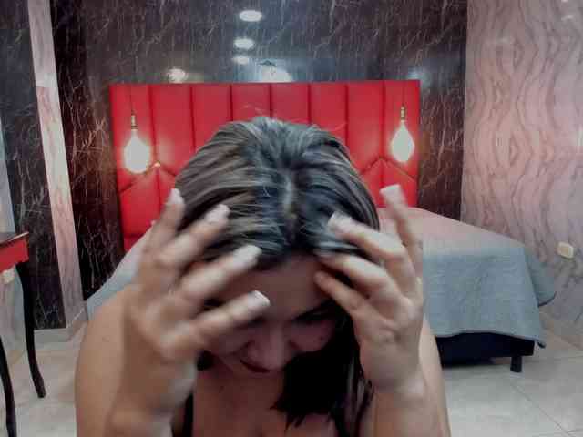 LatinaHoleQueen-1 webcam
