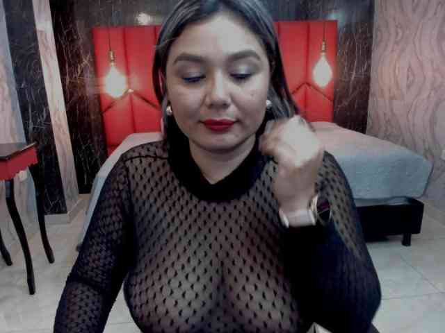 LatinaHoleQueen-1 webcam
