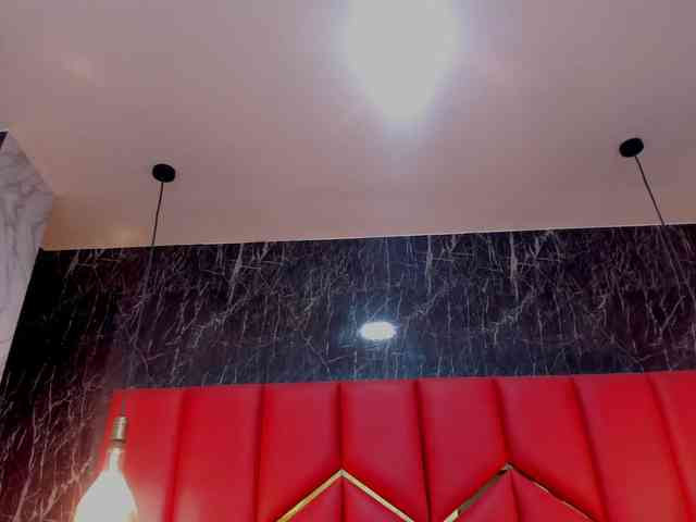 LatinaHoleQueen-1 webcam