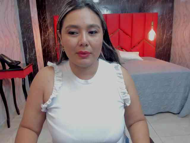 LatinaHoleQueen-1 webcam