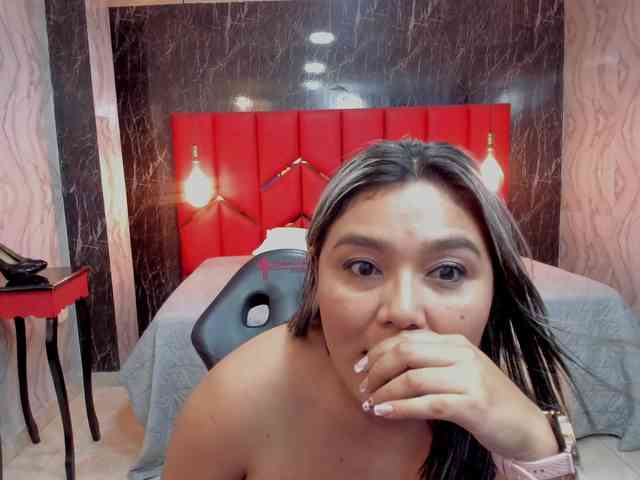 LatinaHoleQueen-1 webcam