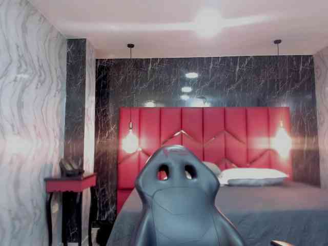 LatinaHoleQueen-1 webcam