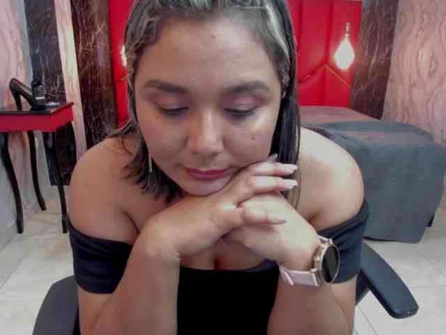 LatinaHoleQueen-1 webcam