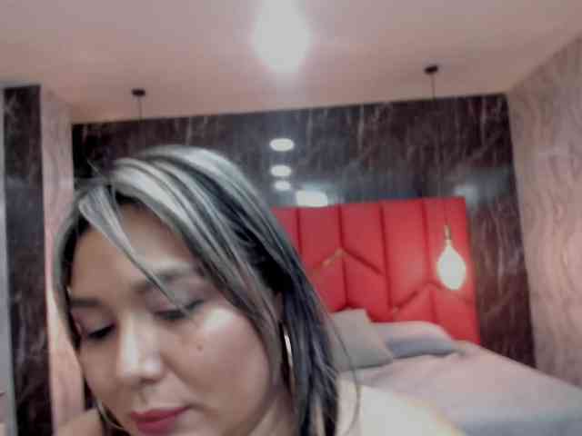 LatinaHoleQueen-1 webcam