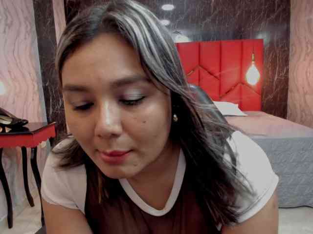 LatinaHoleQueen-1 webcam