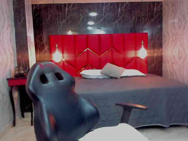 LatinaHoleQueen-1 webcam