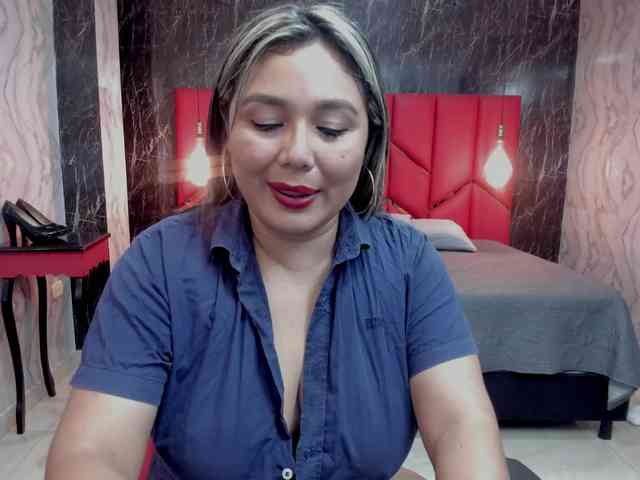 LatinaHoleQueen-1 webcam