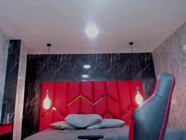 LatinaHoleQueen-1 webcam