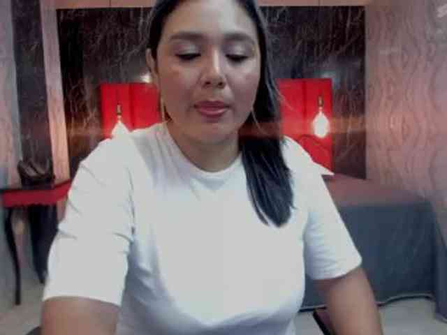LatinaHoleQueen-1 webcam