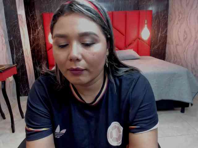 LatinaHoleQueen-1