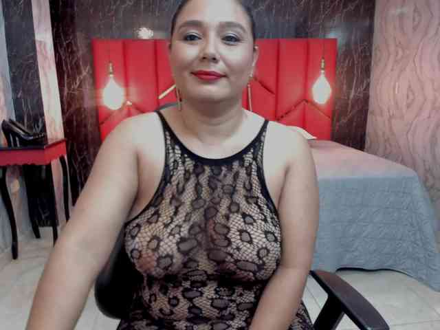 LatinaHoleQueen-1 webcam