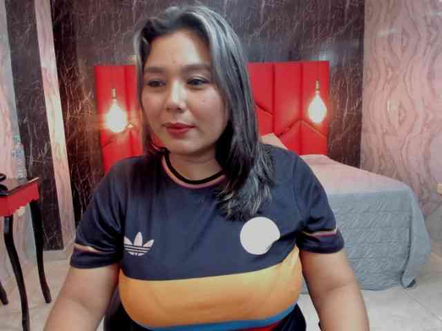 LatinaHoleQueen-1 webcam