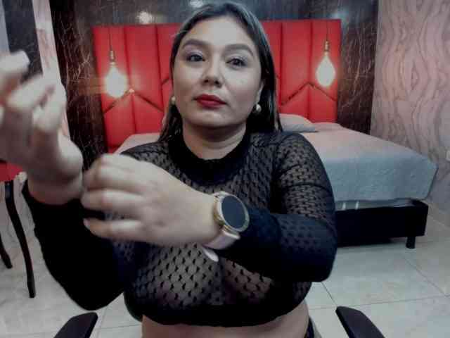 LatinaHoleQueen-1 webcam