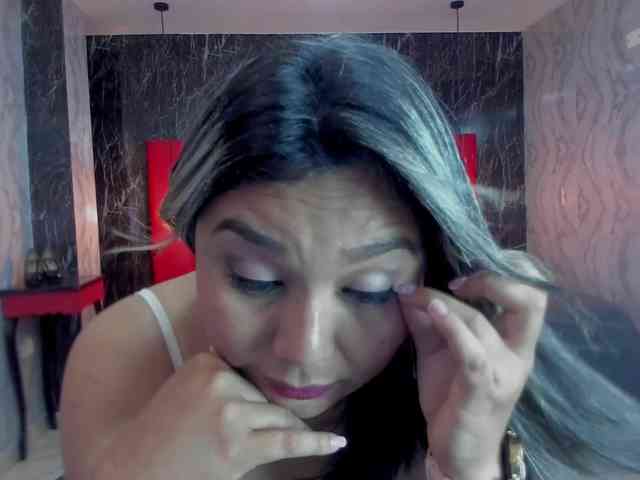 LatinaHoleQueen-1 webcam