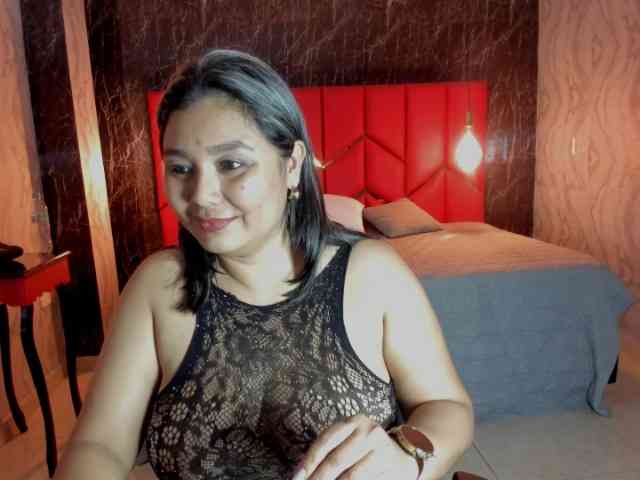 LatinaHoleQueen-1 webcam