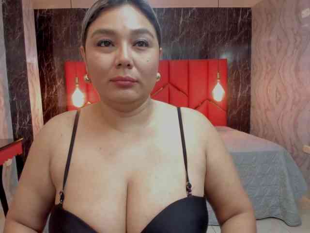 LatinaHoleQueen-1 webcam