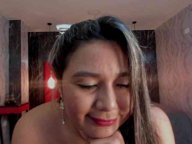 LatinaHoleQueen-1 webcam