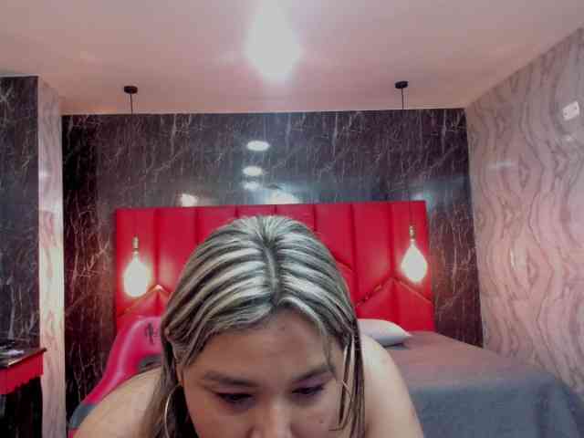 LatinaHoleQueen-1 webcam