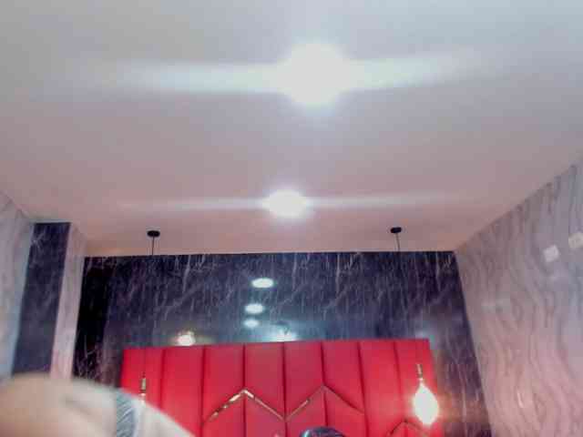 LatinaHoleQueen-1 webcam