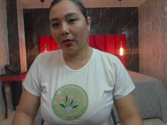 LatinaHoleQueen-1 webcam