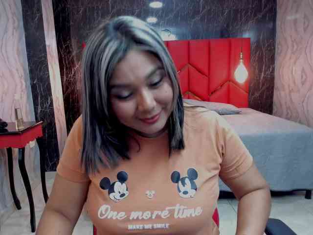 LatinaHoleQueen-1 webcam