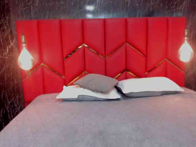 LatinaHoleQueen-1 webcam