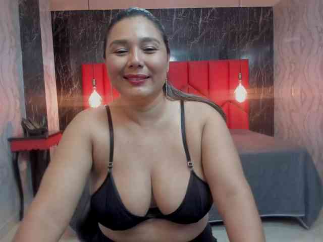 LatinaHoleQueen-1 webcam