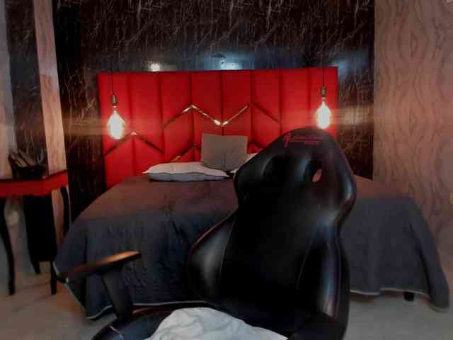 LatinaHoleQueen-1 webcam