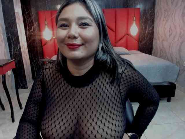 LatinaHoleQueen-1 webcam