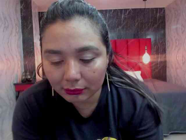 LatinaHoleQueen-1 webcam
